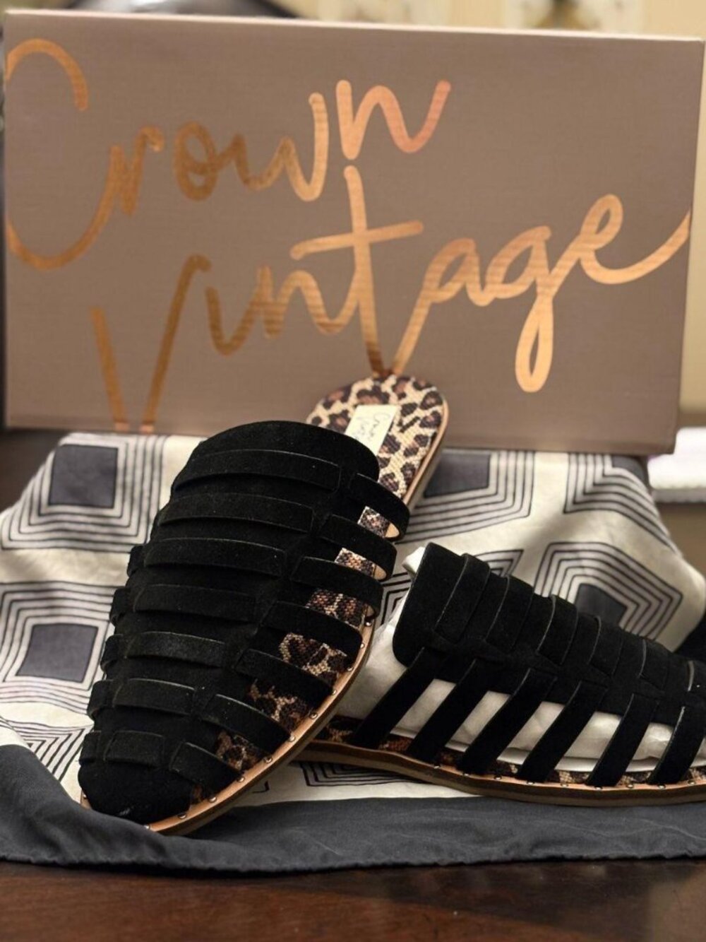 Crown Vintage Women's Black Sandals - size 8.5